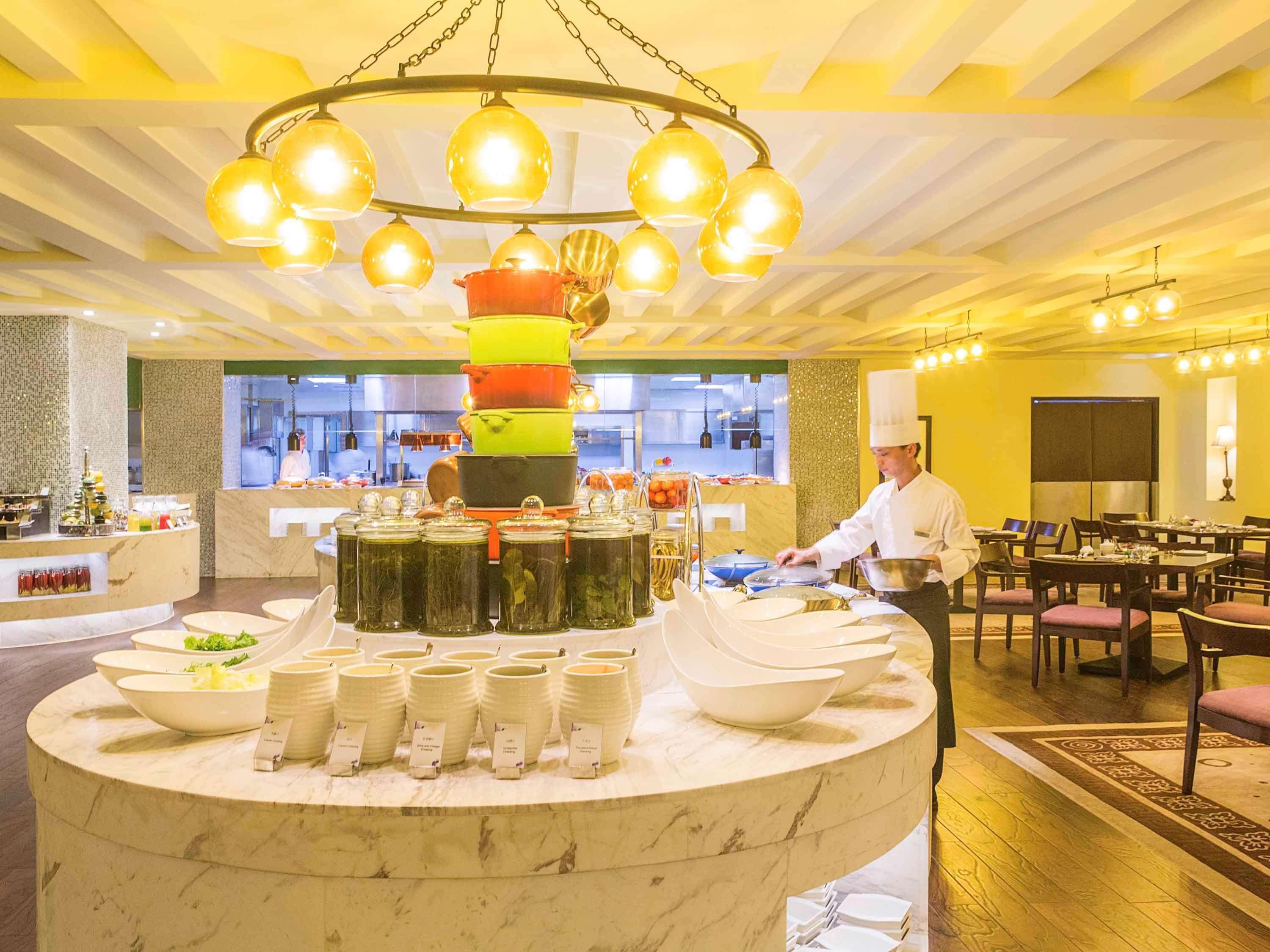 Grand Mercure Hotel Hualing Urumqi Restoran foto